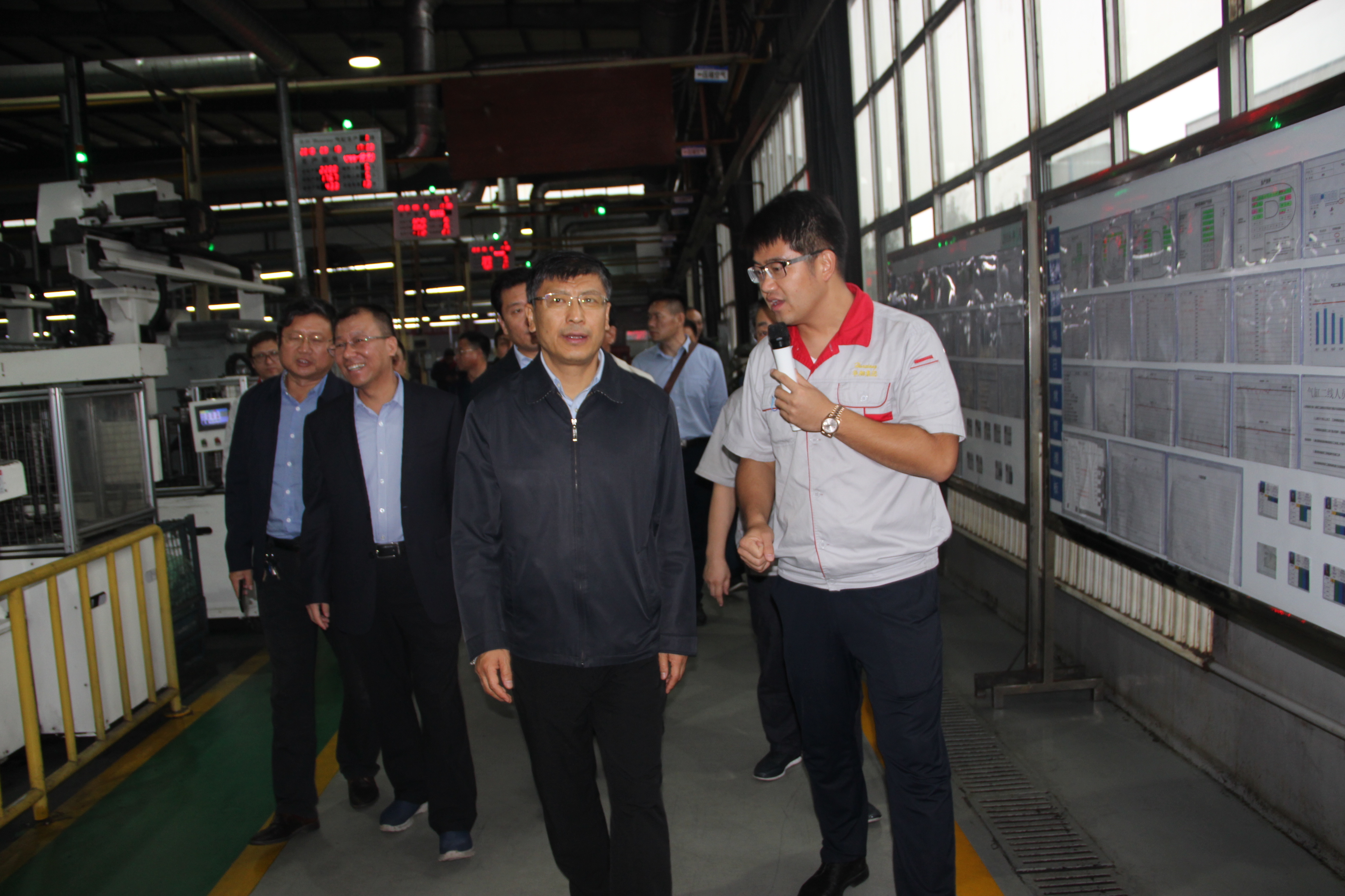 省委組織部副部長、省人社廳廳長盧建明一行到我司調(diào)研指導(dǎo)