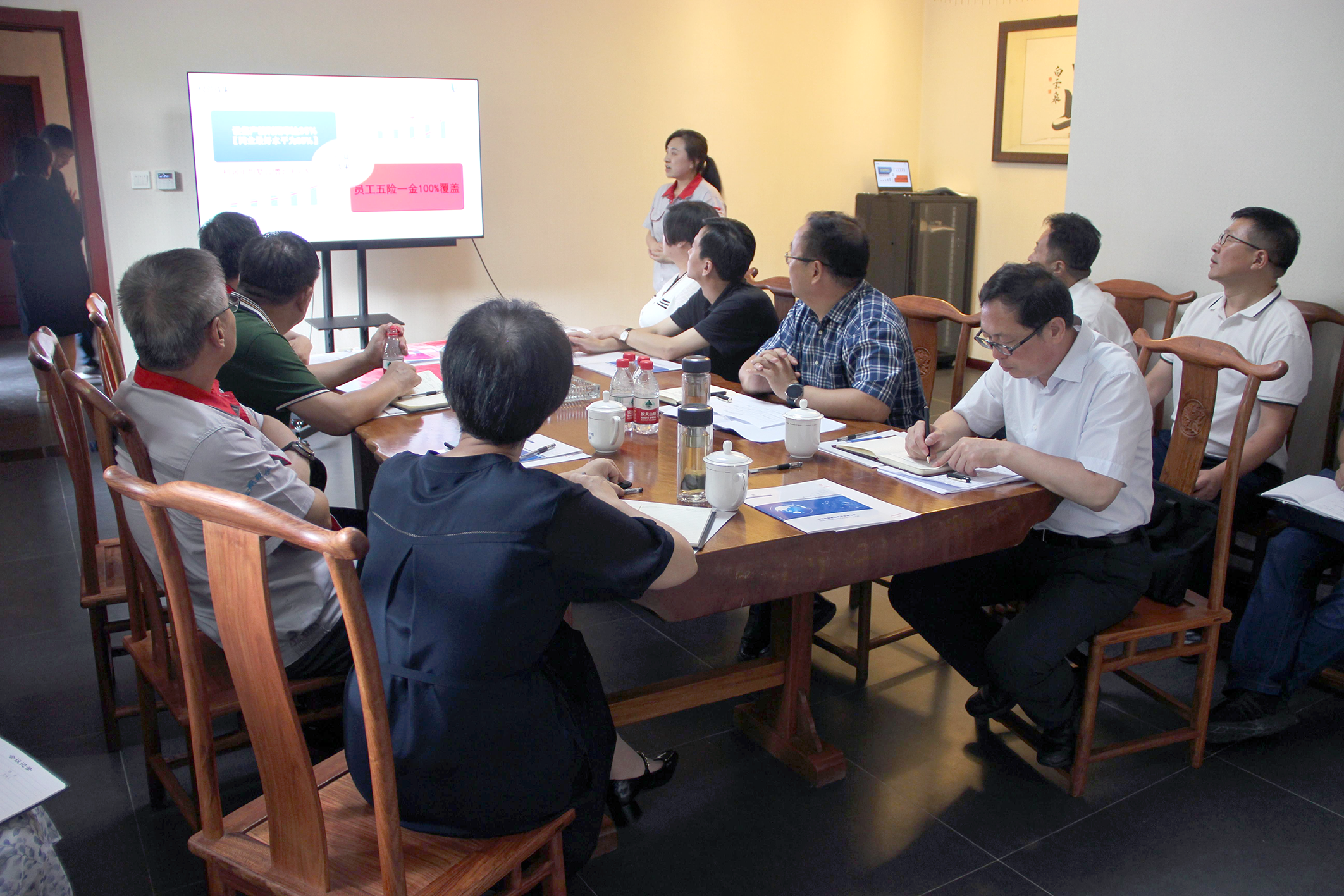 市委常委、統(tǒng)戰(zhàn)部部長(zhǎng)郝忠祥一行蒞臨我司參觀調(diào)研